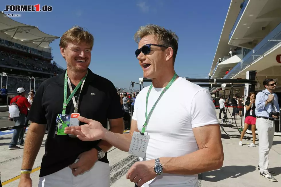 Foto zur News: Promi-Alarm auch in Texas: Golfer Ernie Els mit Starkoch Gordon Ramsay.