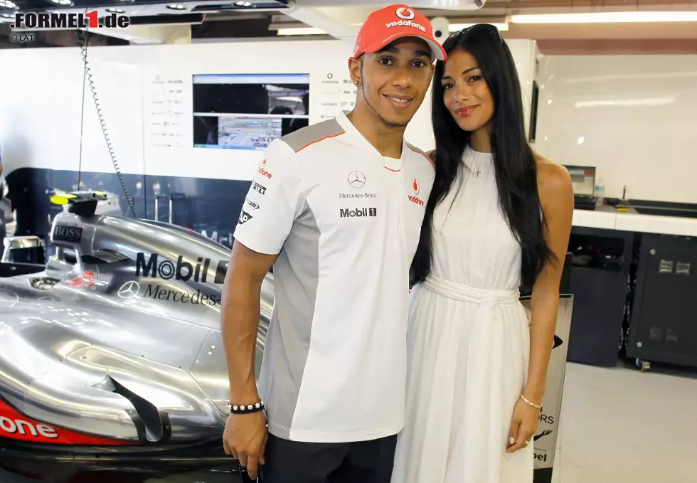 Foto zur News: Die meisten Fotos stammen aus der Zeit Hamiltons bei McLaren, wo der Brite bis 2012 sein Geld verdiente.