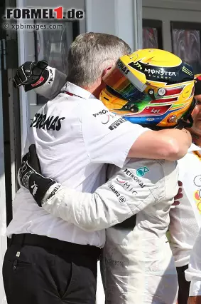 Foto zur News: Der 13. und letzte Sieger unter Ross Brawns Regie: Lewis Hamilton feierte 2013 beim Grand Prix von Ungarn in Budapest den ersten seiner zahlreichen Mercedes-Siege. Zwei Titel sollten folgen, allerdings nicht mehr unter Brawns Führung.