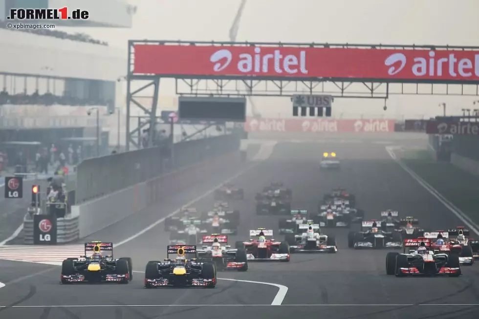 Foto zur News: Red Bull stand in den bisherigen Indien-Rennen immer geschlossen in der ersten Startreihe. Mark Webber war also zweimal Zweiter hinter Sebastian Vettel.