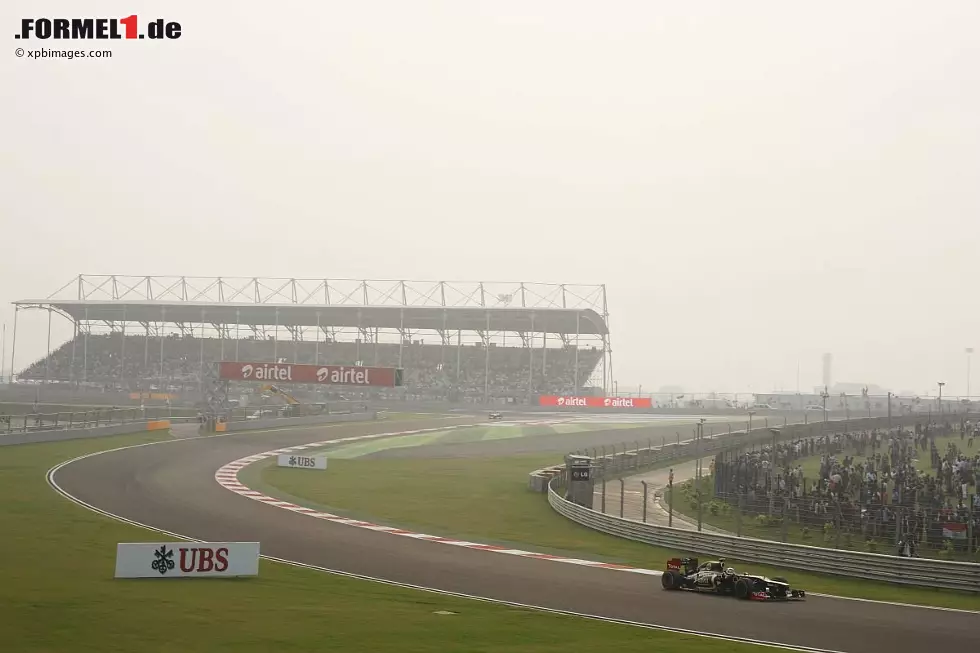 Foto zur News: Obwohl der Buddh International Circuit auf einem recht flachen Landstück erbaut wurde, bietet die Strecke viele künstliche Höhenunterschiede. Während der Bauphase wurden über vier Millionen Tonnen Erde bewegt. Alleine zwischen den Kurven eins und drei steigt die Strecke um 14 Meter an.