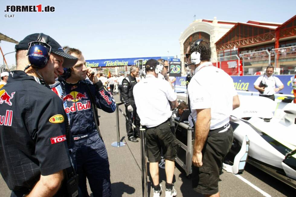 Foto zur News: ...Stardesigner Adrian Newey von Red Bull, bewunderte das Sensationsauto, mit dem Jenson Button schon in der ersten Saisonhälfte alles für den Titelgewinn klar machte. Kein Wunder, dass...