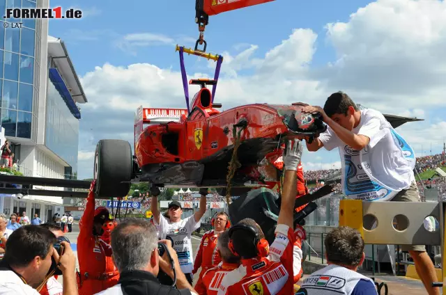 Foto zur News: 2009 schlug das Schicksal zu. In Ungarn wurde er von einer Stahlfeder von Barrichellos Brawn-Boliden am Helm getroffen und crashte schwer.