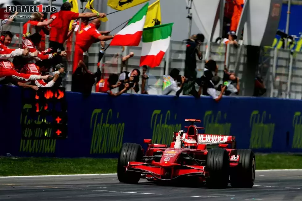 Foto zur News: Im folgenden Grand Prix von Spanien kann der Finne seine Tabellenführung sogar noch ausbauen. Räikkönen mit Siebenmeilenstiefeln auf dem Weg zum zweiten Titelgewinn in Folge? Weit gefehlt...