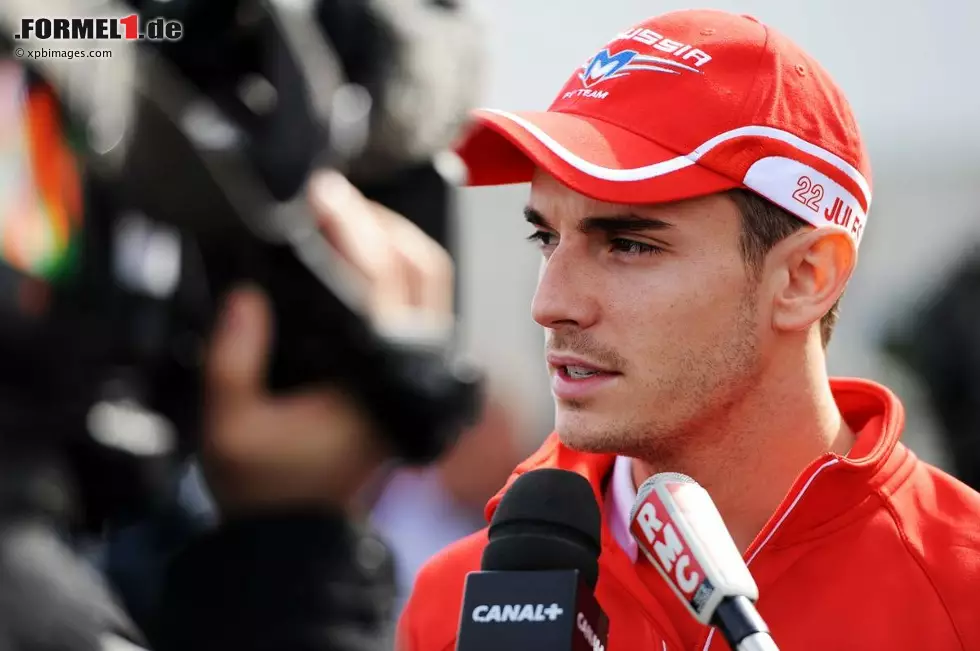 Foto zur News: Wenig überraschend wird einige Zeit später dann Ferrari-Junior Jules Bianchi als erster Fahrer für die Saison 2014 bestätigt. Doch Bianchi überzeugt auch sportlich und hat seinen Teamkollegen Chilton locker im Griff. Nach 19 Saisonrennen steht es im Qualifying-Duell 17:2 für den Franzosen.