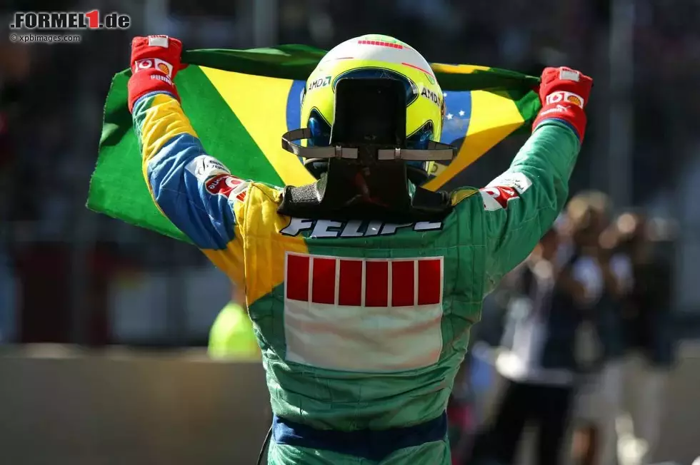 Foto zur News: Am Jahresende gelingt dem Ferrari-Piloten ein umjubelter Heimsieg in Sao Paulo