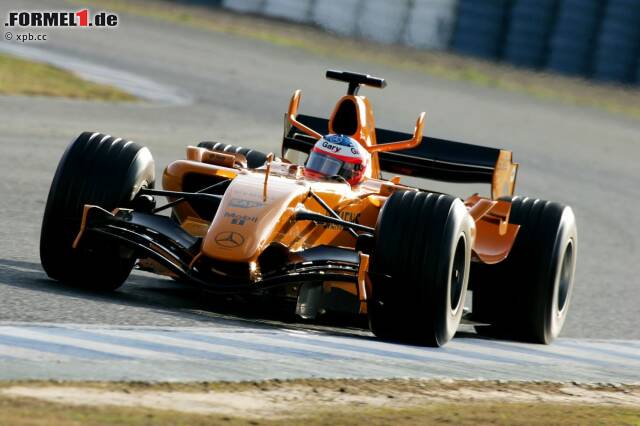 An attempt to continue tradition: McLaren tested its 2006 car in Jerez with orange livery.  In Melbourne, however, the car did not take to the track in the original design.