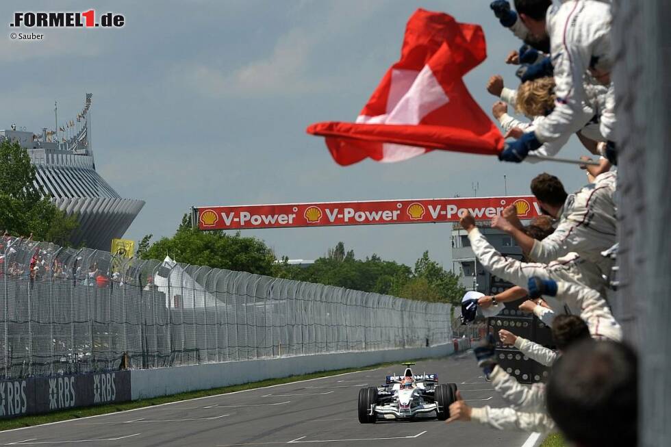 Foto zur News: In seiner Berater-Funktion erlebt Peter Sauber auch den größten Erfolg in der Geschichte des Teams: 2008 fährt Robert Kubica beim Großen Preis von Kanada vor Nick Heidfeld zum Sieg. Der erste Formel-1-Sieg ist also gleich ein Doppelsieg. Hinwil jubelt über den ganz großen Coup.