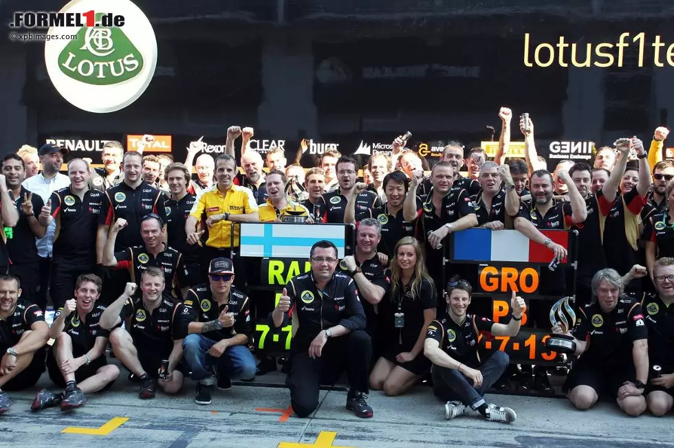 Foto zur News: Auf dem Nürburgring kehrt Lotus zu alter Stärke zurück: Räikkönen wird Zweiter, Grosjean Dritter - und die Stallorder zugunsten des &quot;Iceman&quot; beweist, wer teamintern der beliebtere Fahrer ist. Noch.