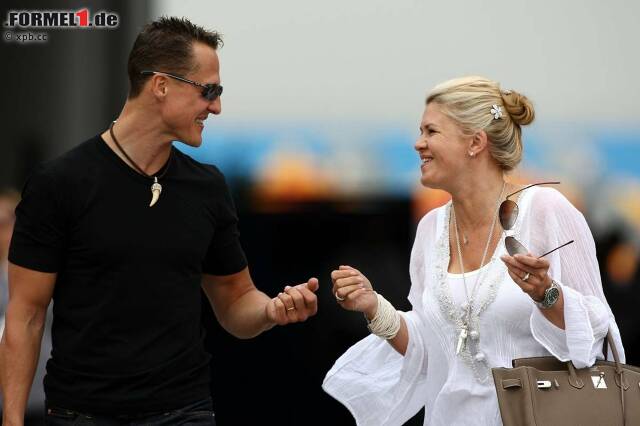 Foto zur News: Durch Ehefrau Corinna entdeckt Michael Schumacher auch seine Liebe zu den Pferden und versucht sich als Western-Reiter.