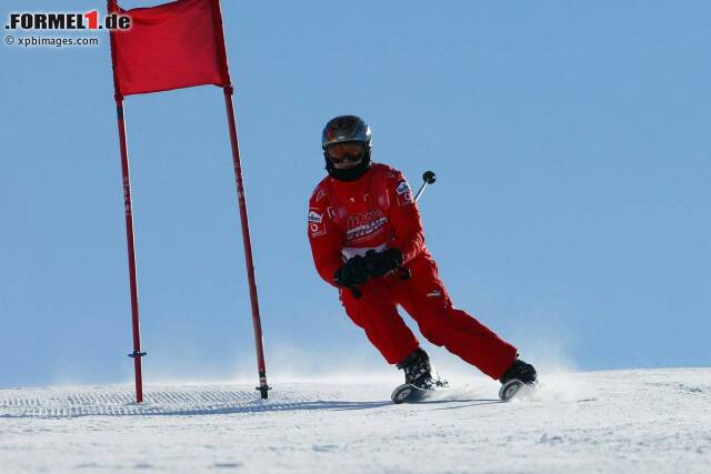 Foto zur News: Am 29. Dezember 2013 wurde ihm seine Leidenschaft für das Skifahren zum Verhängnis. Bei einem Sturz in den französischen Alpen zieht sich Schumacher schwere Kopfverletzungen zu.