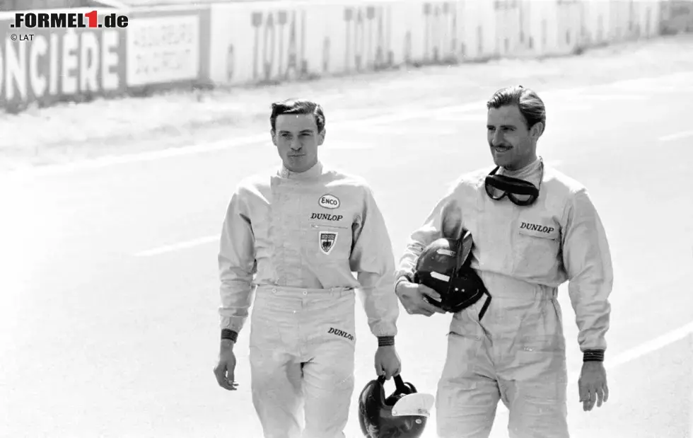 Foto zur News: Ganz anders ging es in den sechziger Jahren bei Lotus zu, als zwei echte Gentlemen sich das Team teilten. Jim Clark (links) und Graham Hill dürften bis heute das britische Traumduo bilden.