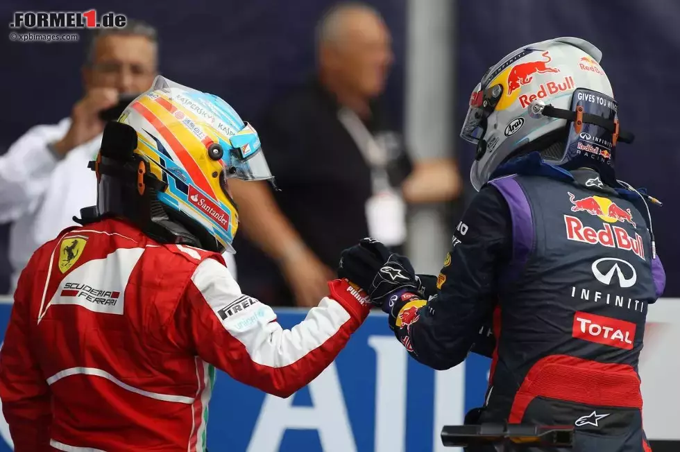 Foto zur News: Fernando Alonso (Ferrari-Fahrer und hartnäckigster Vettel-Herausforderer 2013): &quot;Sie haben den Titel verdient, weil sie im gesamten Saisonverlauf die Besten waren. Ganz besonders in der zweiten Saisonhälfte haben sie dominiert. Glückwunsch an Sebastian! Hoffentlich können wir es ihm im nächsten Jahr ein bisschen schwerer machen. Hoffentlich sind wir dann bis zum letzten Rennen im WM-Kampf dabei.&quot;