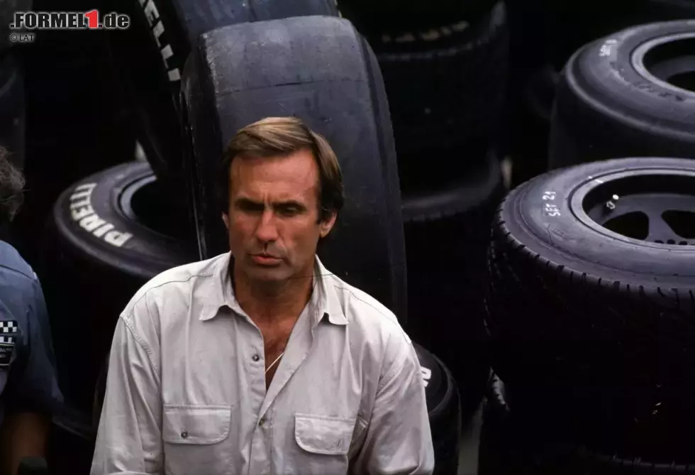 Foto zur News: Carlos Reutemann (ehemaliger Formel-1-Fahrer, heute argentinischer Politiker): &quot;Es stimmt, dass sein Auto einen enormen technischen Vorteil hat, aber es scheint trotzdem, dass er damit Dinge anstellen kann, die andere nicht können. Bis Silverstone hatte Red Bull nicht die gleiche Dominanz wie jetzt. Sie haben die neuen Reifen erzwungen - und damit kommen sie eindeutig besser zurecht. Damit möchte ich aber nicht die technische Überlegenheit von Adrian Newey schmälern, den ich für den brillantesten und fähigsten Techniker in der Geschichte der Formel 1 halte. Ich bin von Sebastian beeindruckt. Fernando Alonso ist auch so gut wie der Deutsche, aber Ferrari hat technisch nicht das beste Jahr. Und Lewis Hamilton darf man nicht vergessen.&quot;