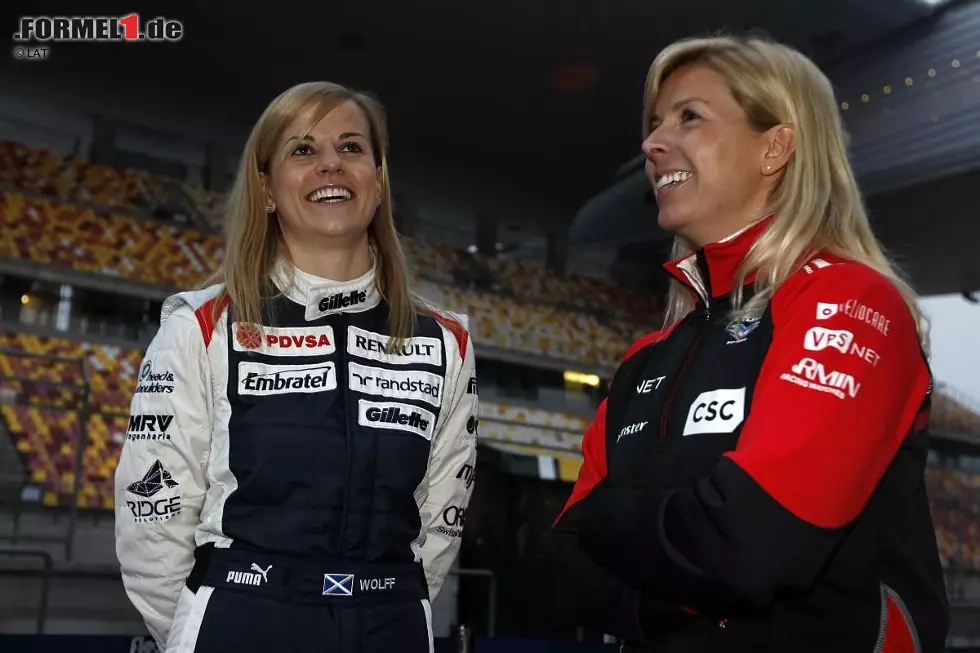 Foto zur News: Kleiner Plausch in der Boxengasse zwischen Susie Wolff und Maria de Villota. Wolff ist Testfahrerin bei Williams, de Villota ist Testfahrerin bei Marussia. Ab 2012 treten die Schottin und die Spanierin als offizielle FIA-Botschafterinnen für Frauen im Motorsport auf.