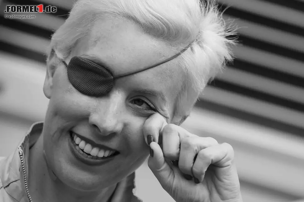 Foto zur News: Renault (Motorenhersteller): &quot;Tragische Neuigkeiten über Maria de Villota. Eine tapfere, heldenhafte Frau, die uns allen ein Beispiel für Tatkraft gesetzt hat. Unsere Wünsche an ihre Freunde und Familie.&quot;