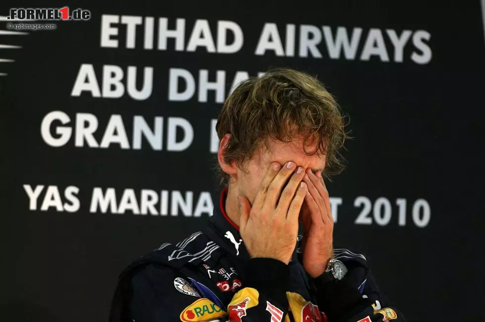 Foto zur News: Diesen holt stattdessen ausgerechnet Vettel - der damit die Hierarchien bei Red Bull für die nächsten Jahre in Stein meißelt. Wohl auch ein Grund, warum Webber der Formel 1 den Rücken kehrt.