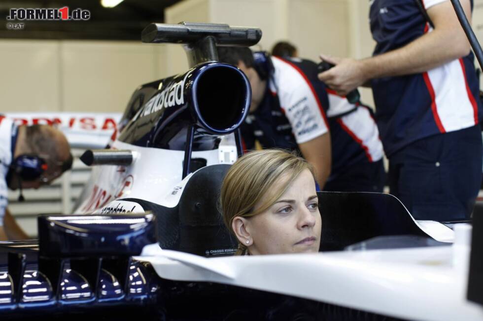 Foto zur News: ... bevor später auch Entwicklungspilotin Susie Wolff auf die Strecke darf.