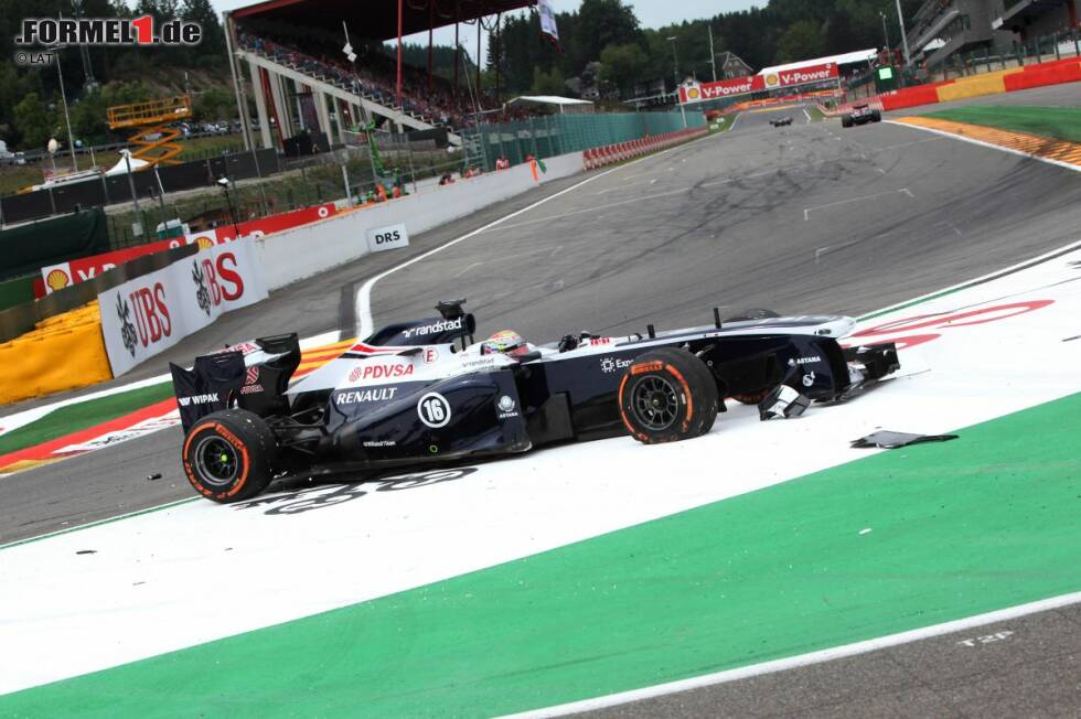 Foto zur News: Wenig später ist jedoch schon wieder alles beim Alten für den &quot;Crashpiloten&quot; Maldonado: In Spa-Francorchamps kollidiert er mit Paul di Resta, wird am Ende noch als 17. gewertet.