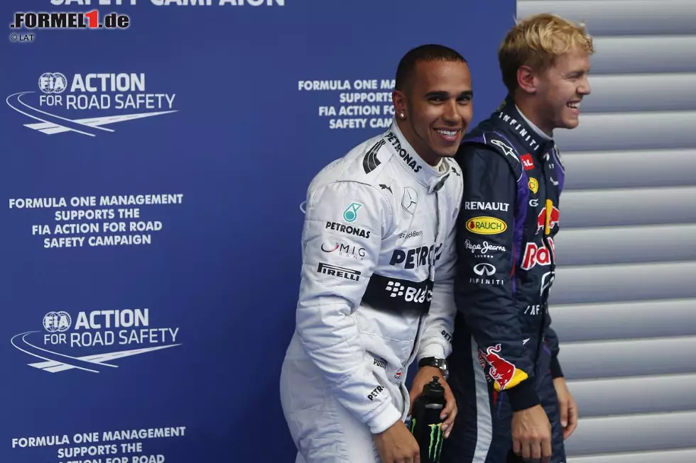 Foto zur News: Die Konkurrenz schöpft Hoffnung, dass es für Sebastian Vettel doch noch eine kalte Dusche geben könnte, aber die Pole-Position von Lewis Hamilton in Belgien bleibt ein Strohfeuer. In Wahrheit hat Red Bull in der Sommerpause mit neuen Teilen noch einmal nachgelegt und den Vorsprung auf die Konkurrenz sogar eher vergrößert.