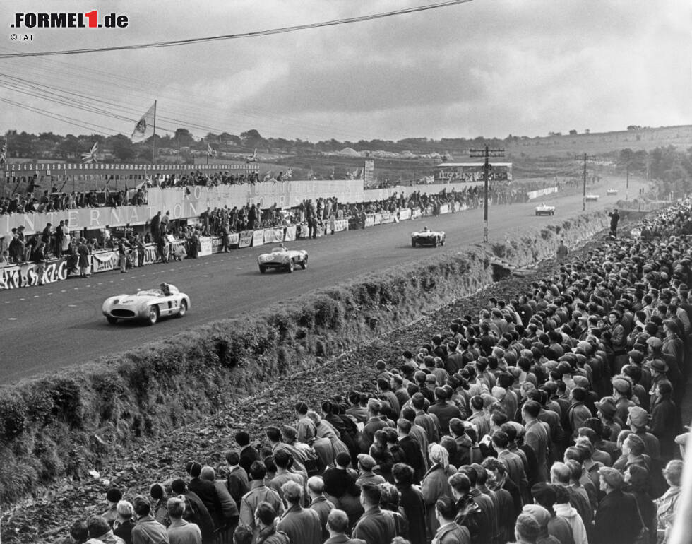 Foto zur News: Rosbergs Sieg im Jahr 2012 war der erste für ein Mercedes-Werksteam seit dem Grand Prix von Italien 1955. Damals hatte Juan Manuel Fangio vor Piero Taruffi für die Marke mit dem Stern gewonnen.