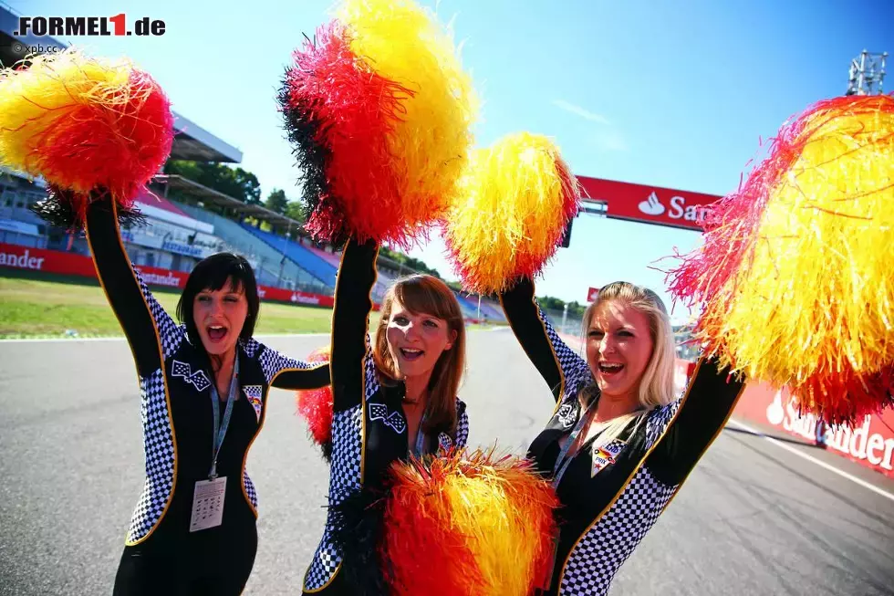 Foto zur News: Die Hoffnung, dass die WM-Euphorie auf die Formel 1 in Hockenheim übertragen werden kann, ...