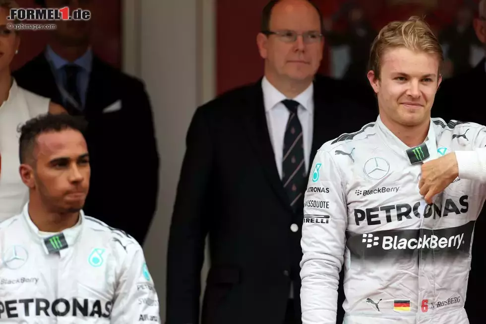 Foto zur News: Blick (Schweiz): &quot;Krieg der Silberpfeile. Zwischen Nico Rosberg und Lewis Hamilton herrscht Eiszeit. Einer der beiden Mercedes-Stars wird Weltmeister. In Monaco eskaliert es schon 13 Rennen vor Schluss.&quot;