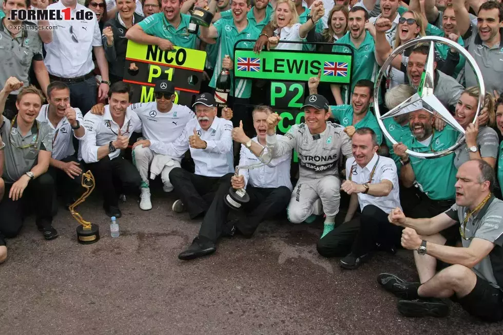 Foto zur News: L&#039;Equipe (Frankreich): &quot;In seiner Heimat, wo er geboren wurde und lebt, gewann Nico Rosberg vor Lewis Hamilton und Daniel Ricciardo. Mit dem zweiten Sieg 2014 und dem fünften Doppelsieg für Mercedes setzte sich Rosberg wieder an die Spitze der WM-Wertung.&quot;