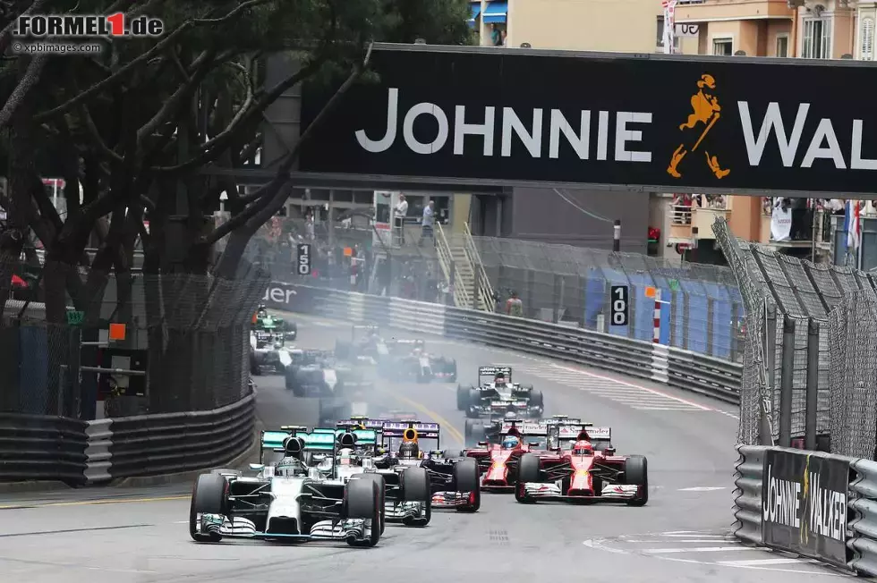 Foto zur News: The Guardian (Großbritannien): &quot;Nico Rosberg gewinnt in Monaco vor dem frustrierten Lewis Hamilton. Rosberg machte das Beste aus seiner umstrittenen Pole-Position.&quot;