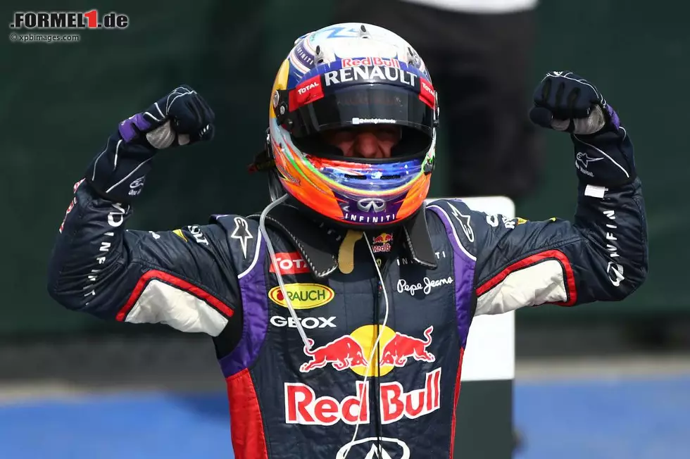 Foto zur News: Marca (Spanien): &quot;Der Red Bull von Ricciardo bricht die Hegemonie von Mercedes. Ricciardo setzt sich in einem unfallträchtigen Grand Prix von Kanada durch. Zum ersten Mal in diesem Jahr konnte Mercedes nicht gewinnen. Alonso landete nur auf den sechsten Platz. Ricciardo haut in Montreal auf den Tisch mit einem Arbeitssieg.&quot;