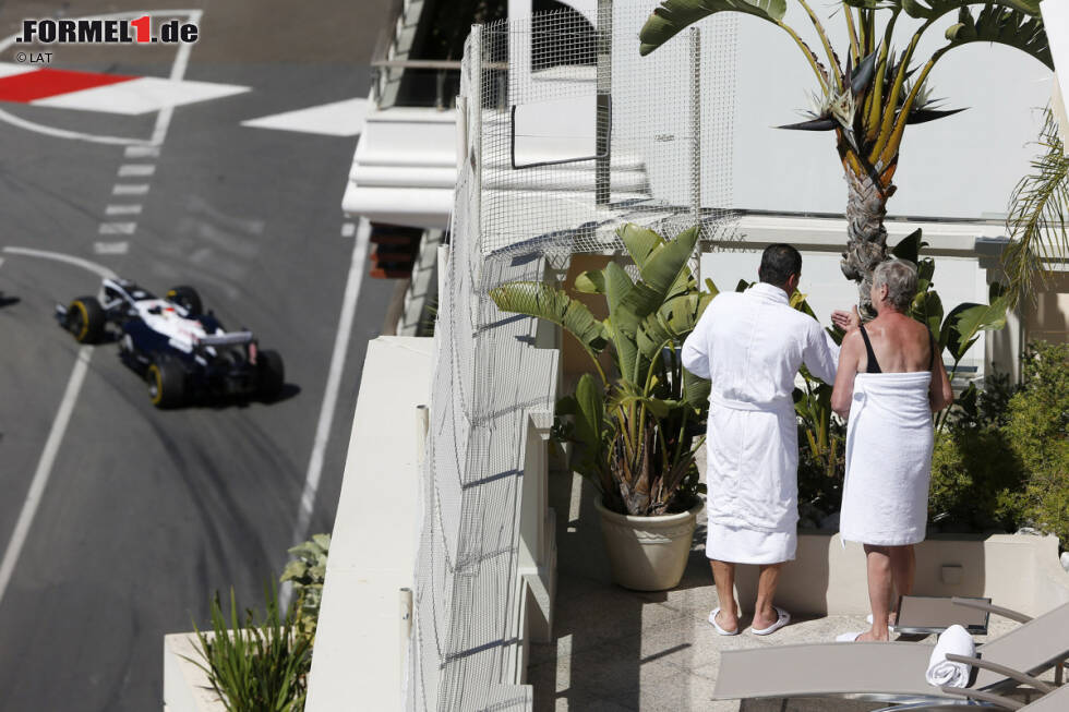 Foto zur News: Pastor Maldonado hat auch seine Lieblingsstellen in Monaco: &quot;Ich mag die Casino- und Schwimmbad-Abschnitte. Jede Kurve in Monaco ist eine eigene Herausforderung und verlangt eine individuelle Herangehensweise. Das ist vielleicht die Schönheit des Kurses. Ich lebe momentan dort, also bin ich vielleicht voreingenommen, aber es ist ein sehr besonderer Ort.&quot; Nico Hülkenberg sieht das ähnlich: &quot;Mir gefällt der Swimmingpool-Komplex, weil er sehr schnell ist, und die zwei Rechtskurven vor dem Tunnel.&quot;