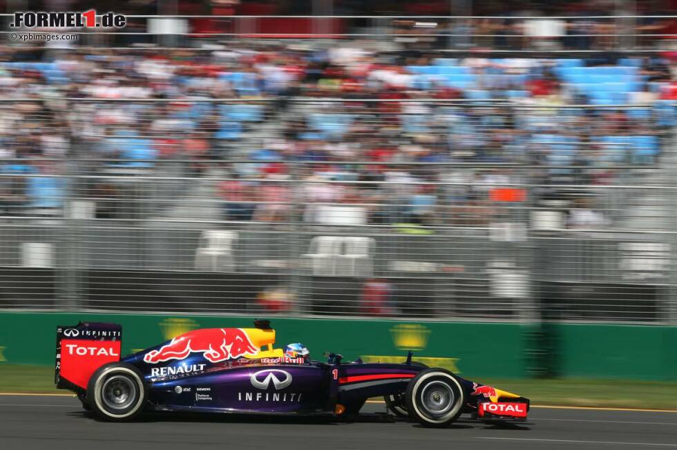 Foto zur News: Sebastian Vettel klagt bereits in der Einführungsrunde über fehlende Leistung. Sein Rennen geht nur sieben Runden, dann ist Schluss für den Weltmeister. Damit endet nicht nur Vettels Serie von neun Siegen hintereinander, es ist auch der erste Ausfall für den Heppenheimer seit dem Rennen in Silverstone im vergangenen Juni.