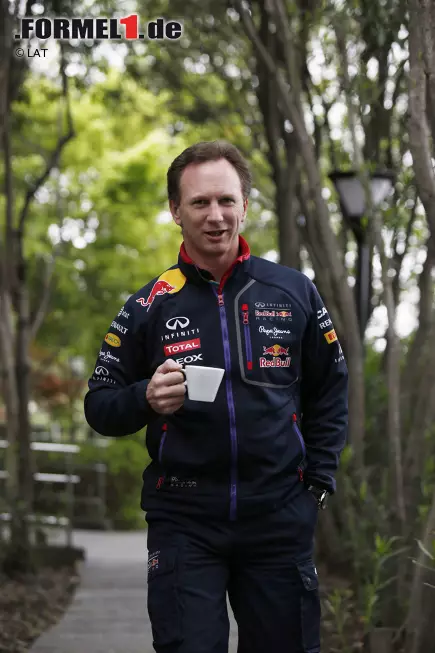 Foto zur News: Tee gehört zur chinesischen Kultur genau wie der &quot;five-o&#039;clock-tea&quot; zur britischen. Ob sich Red-Bull-Teamchef Christian Horner in den Zierwäldern der Strecke ganz patriotisch einen Earl Grey oder doch Kaffee schmecken ließ, bleibt sein Geheimnis. Sicher sein können hätte man nur bei Claire Williams: Sie ist bekennende Teetrinkerin.