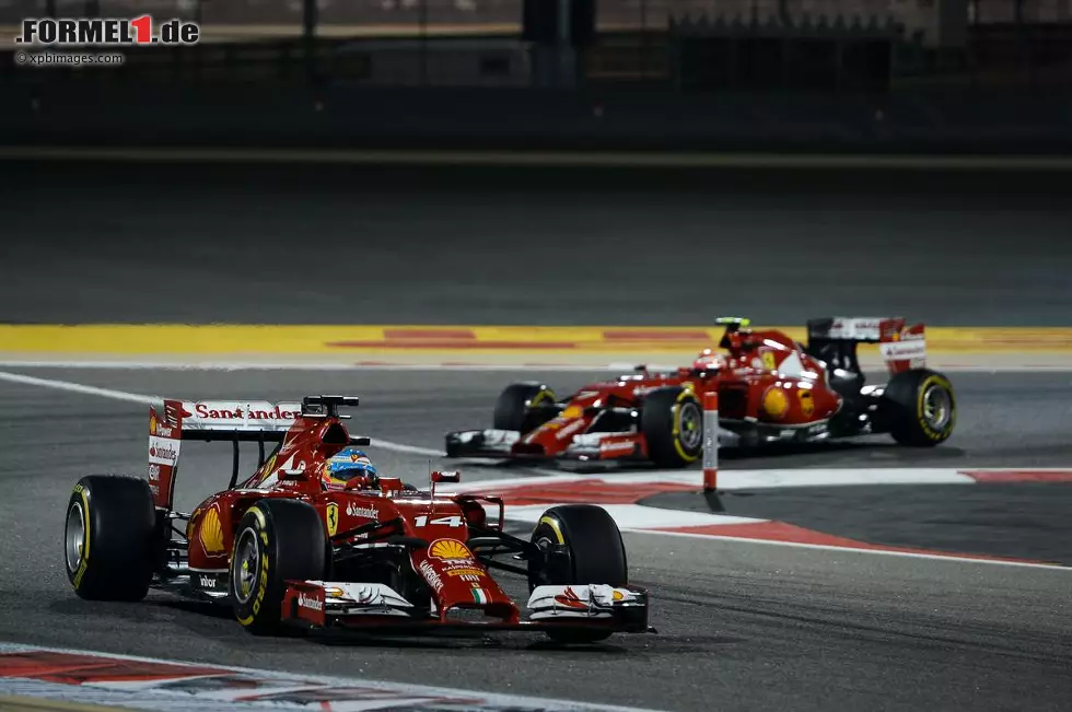 Foto zur News: Corriere dello Sport (Italien): &quot;Tiefe Nacht bei Ferrari. Mercedes genügt allein für die Show. Schade, dass Alonso und Räikkönen zu diesem F1-Fest nicht eingeladen worden sind. Es gibt so viele Signale, die den klaren Rückgang des Teams von Maranello bezeugen, dass man nicht einmal weiß, wo man beginnen soll, um die Lage zu ändern.&quot;