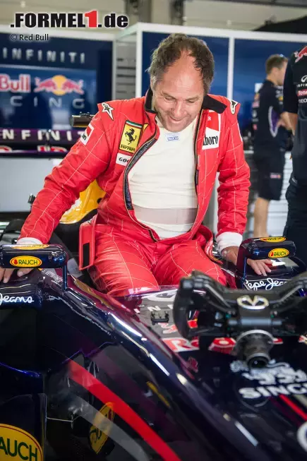 Foto zur News: Im Gegenzug darf Berger, der vor 17 Jahren seinen letzten Grand Prix bestritt, in den modernen RB8 klettern und um die Strecke düsen. Mit den Boliden aus seiner aktiven Zeit hat das Red-Bull-Gefährt natürlich nichts mehr zu tun - aber selbst Landsmann Niki Lauda musste einst feststellen, dass die modernen Boliden doch nicht jeder Affe fahren kann - auch wenn er das gerne behauptet hatte, bis er sich in seinen Jaguar setzte.