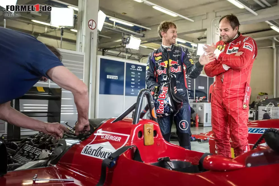 Foto zur News: Auch nach mehreren Runden kann der Heppenheimer nicht genug bekommen, obwohl die Boliden damals viel langsamer waren: &quot;Das ist so pur, so direkt! Wegen der fehlenden Downforce kommst du zwar auf keine Kurvengeschwindigkeiten, aber wurscht, Power hat&#039;s genug. Das macht richtig Spaß. Hammer!&quot;, so sein Urteil anschließend.