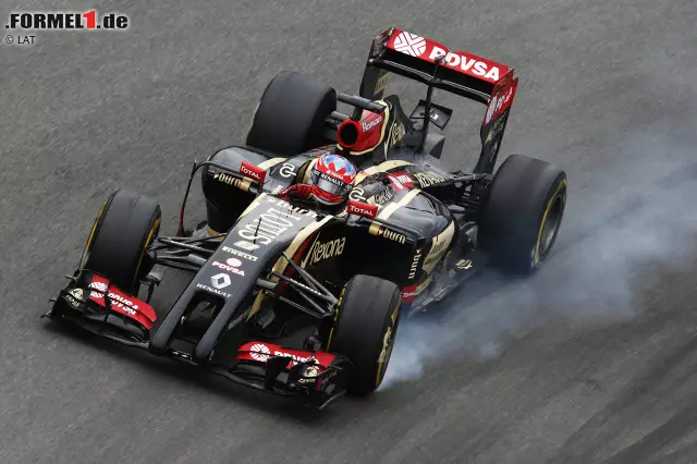 Foto zur News: Romain Grosjean einmal mehrim Pech: Zum vierten Mal in der Saison 2014 - muss der Franzose seinen Lotus mit technischen Schwierigkeiten abstellen, diesmal mit Kühlungsproblemen.