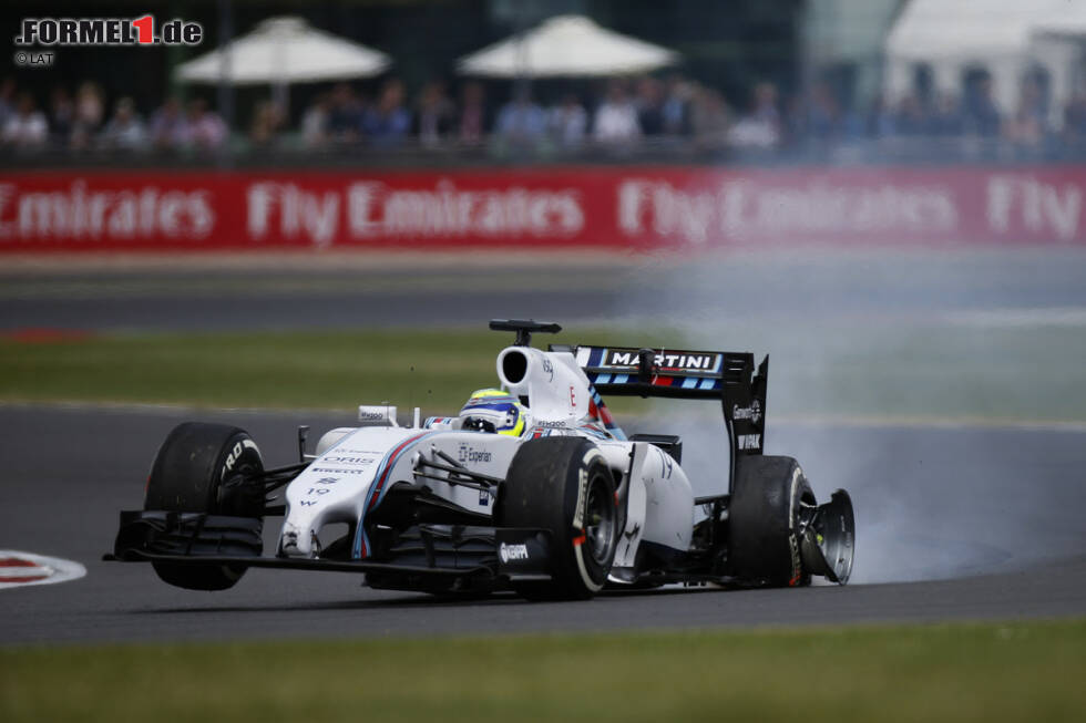 Foto zur News: Für den getroffenen Massa ist das Rennen ebenso vorbei. Besonders schade für den Brasilianer, da es sein 200. Grand Prix in der Formel 1 ist. Auch er ist zum Glück unverletzt.