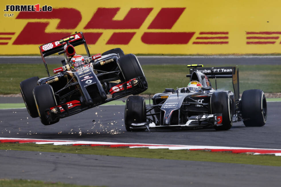 Foto zur News: Esteban Gutierrez und Pastor Maldonado geraten nach zwölf Runden aneinander, für den Mexikaner ist das Rennen wenig später zu Ende. Doch auch Maldonado sieht die Zielflagge nicht: In der vorletzten Runde scheidet der Venezolaner mit einem Motorschaden aus. Vettel verkündet über Funk, dass er es bereits gerochen habe.