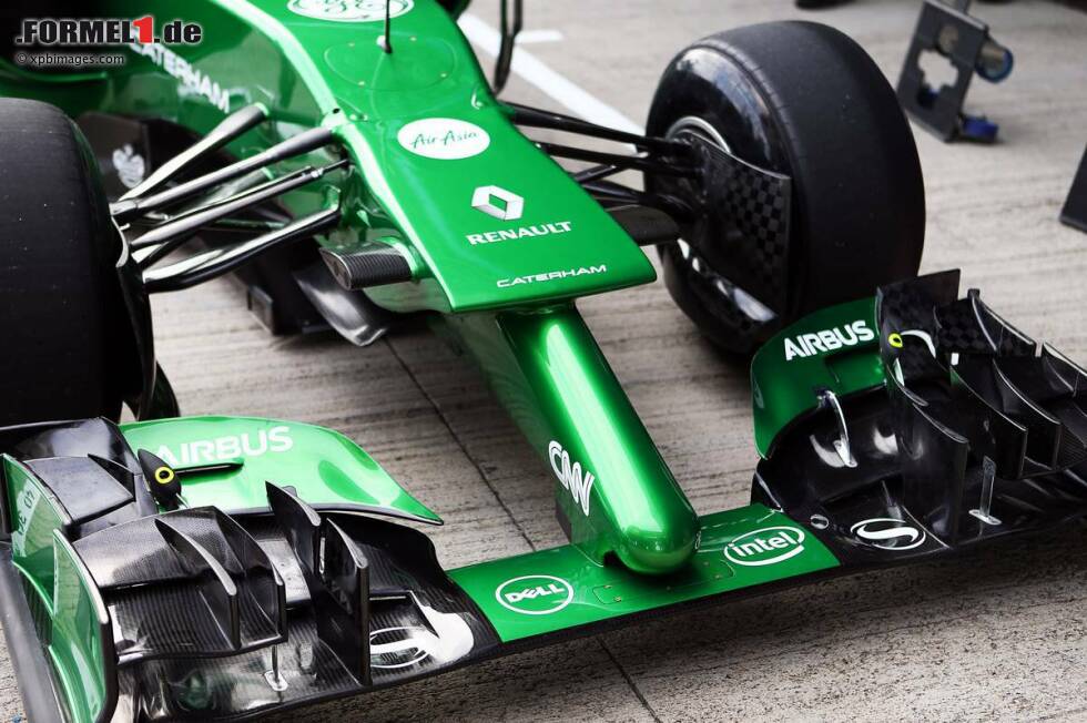 Foto zur News: Auch die Nase des neuen Caterham CT05 ist in ihrer Form einzigartig. Von oben betrachtet erinnert sie ein wenig an einen Spaten. Teamchef Cyril Abiteboul sprach gar von einem &quot;Alien&quot;.