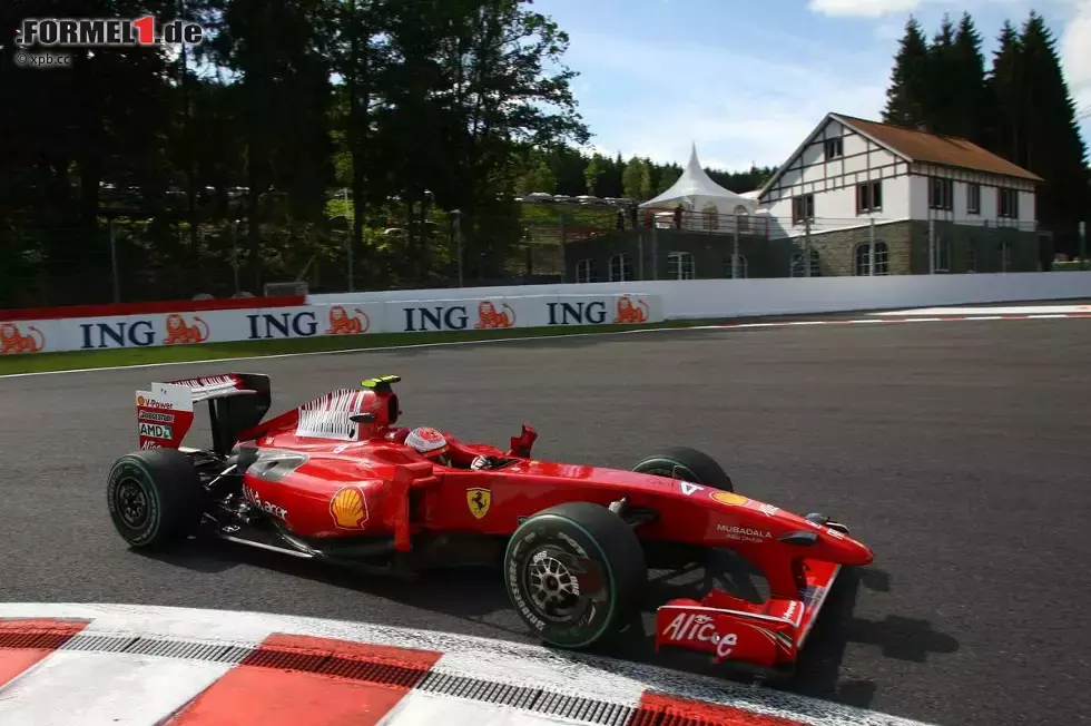 Foto zur News: Kimi Räikkönen (Ferrari): &quot;Als Fahrer kann man auf dieser Strecke eigentlich überall einen Unterschied bewirken. In Kurve 1, der Haarnadel, kann man viel Zeit liegenlassen, aber auch gewinnen. Anschließend ist es wichtig, viel Geschwindigkeit aufzubauen, denn es folgt die lange Gerade inklusive der Eau Rouge. In den vergangenen Jahren war es kein Problem, sie voll zu nehmen. In diesem Jahr könnte es anders sein.&quot;