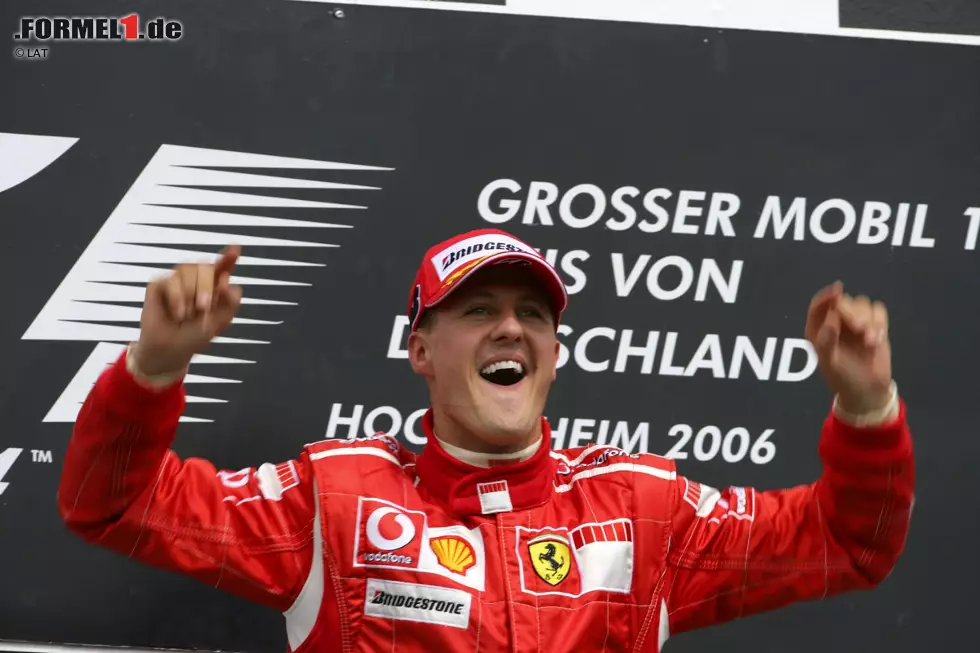 Foto zur News: Michael Schumacher hat die meisten Siege bei deutschen Grands Prix gefeiert - alle in Hockenheim (1995 mit Benetton, 2002, 2004 und 2006 mit Ferrari). Fünf Piloten haben den Event dreimal gewonnen: Juan Manuel Fangio, Jackie Stewart, Nelson Piquet, Ayrton Senna und Fernando Alonso.