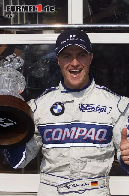 Foto zur News: Nur drei deutsche Fahrer haben jemals ihren Heim-Grand-Prix gewinnen können. Michael Schumacher siegte, wie erwähnt, viermal. Sein Bruder Ralf triumphierte mit seinem Williams-BMW im Jahr 2001, Sebastian Vettel im Red Bull gelang dieses Kunststück - im sechsten Anlauf - 2013.