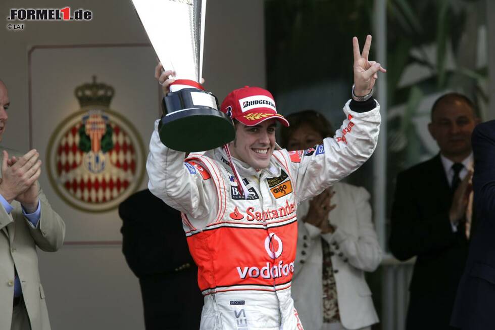 Foto zur News: Im aktuellen Starterfeld befinden sich sechs frühere Monaco-Sieger: Kimi Räikkönen (2005), Fernando Alonso (2006/07), Lewis Hamilton (2008), Jenson Button (2009), Sebastian Vettel (2011) und Nico Rosberg (2013). Alonso erzielte seine beiden Siege für zwei unterschiedliche Teams. 2006 für Renault und 2007 für McLaren