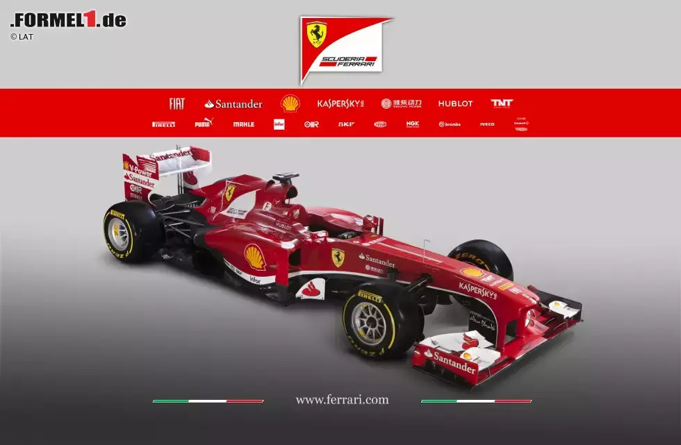 Foto zur News: 2013 schließlich folgt mit dem F138 der 46. Formel-1-Renner von Ferrari. Die Bezeichnung setzt sich aus der Kombination der Jahreszahl (13) und der Anzahl der Zylinder des Motors (8) zusammen. 2014 wählen die Fans die Typenbezeichnung selbst - und entscheiden sich für F14T.