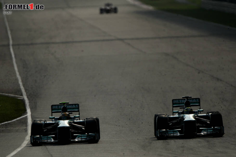 Foto zur News: Duell Nr. 8: Nico Rosberg &amp; Lewis Hamilton (Mercedes, seit 2013)