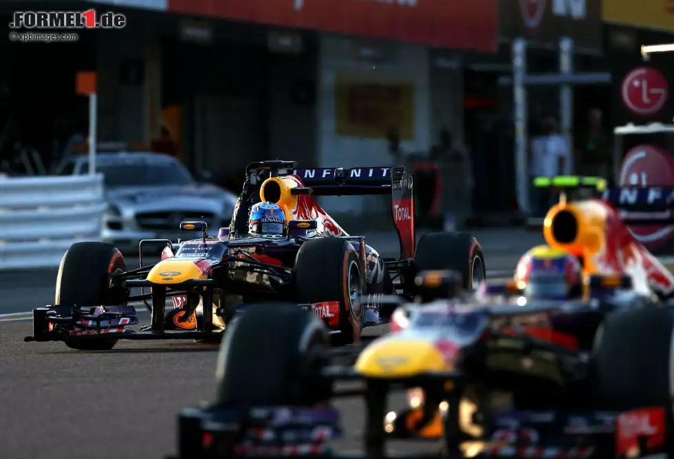 Foto zur News: Der Heppenheimer kann am Ende zwar seinem neunten Saisonsieg feiern, Alonso erhält sich mit dem vierten Rang jedoch die rechnerische Chance ihn auf dem Weg zum vierten Titel noch einzuholen.