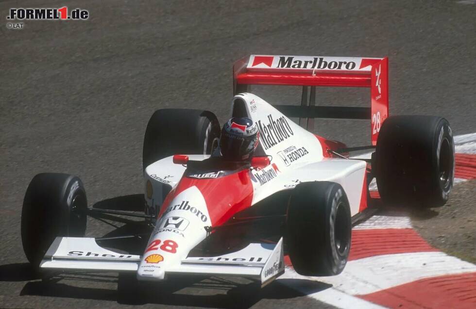 Foto zur News: Ein Sieg gelingt Berger in der Saison 1990 nicht. Am mangelnden Einsatz liegt es nicht, wie er unter anderem in der Bus-Stop-Schikane in Spa-Francorchamps unter Beweis stellt. Der Österreicher beendet die Saison mit 43 WM-Punkten auf Gesamtrang vier.