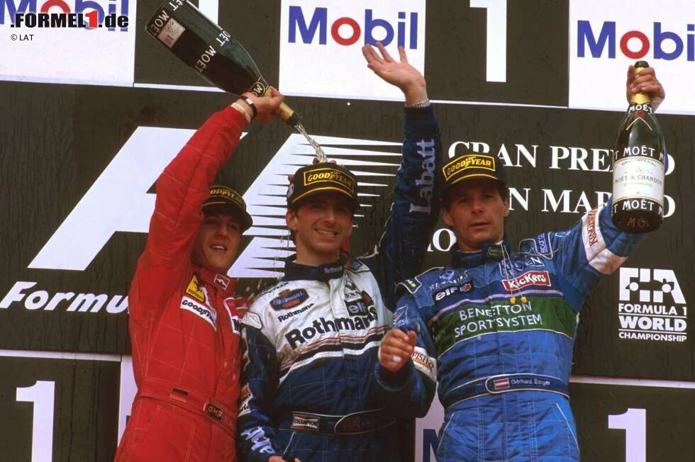 Foto zur News: Imola 1996: Wie schon in seiner ersten Benetton-Saison (1986) gelingt Berger auch diesmal wieder beim San-Marino-Grand-Prix der erste Podiumsplatz des Jahres. Hinter Damon Hill (Williams) und Ferrari-Neuzugang Schumacher wird er Dritter.