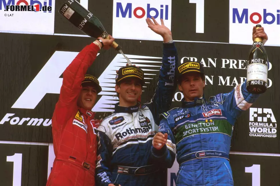 Foto zur News: Imola 1996: Wie schon in seiner ersten Benetton-Saison (1986) gelingt Berger auch diesmal wieder beim San-Marino-Grand-Prix der erste Podestbesuch des Jahres. Hinter Damon Hill (Williams) und Ferrari-Neuzugang Schumacher wird er Dritter.